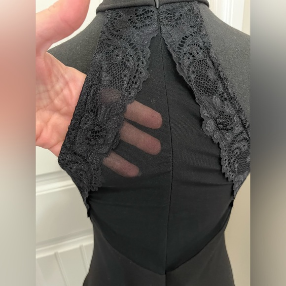 Super cute Mesh chest dress - Fitted large - Picture 4 of 8